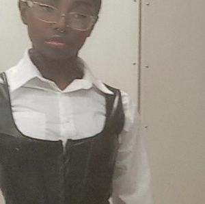 Meet your Posher, Akyra